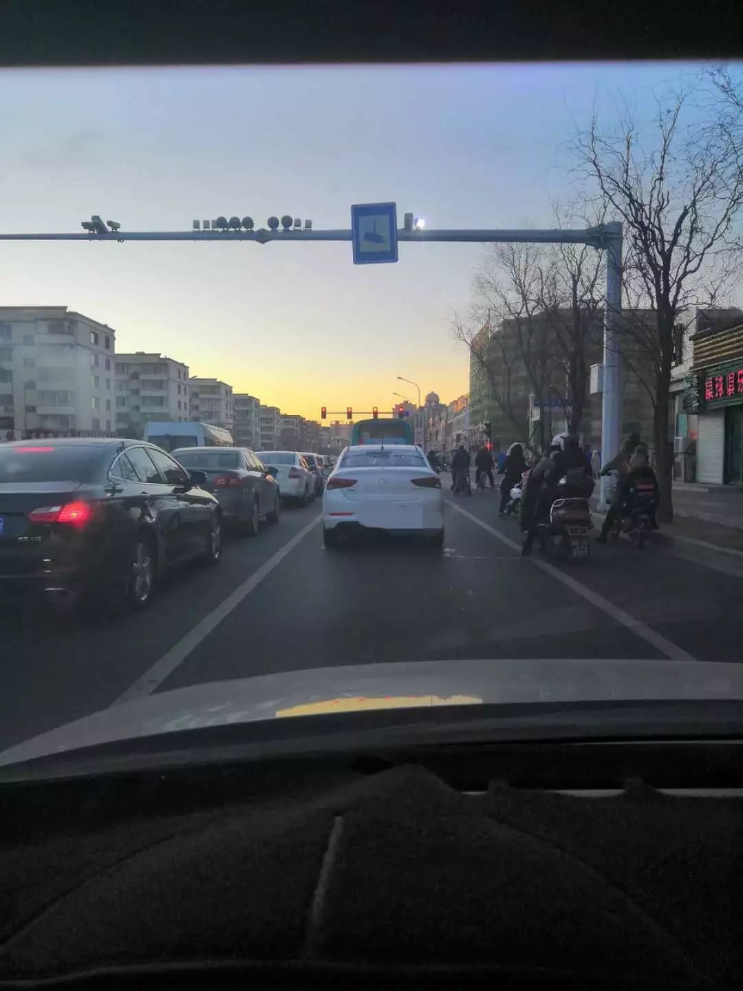 白城之窗交警信息更新，驾驭变化，成就自我安全之路